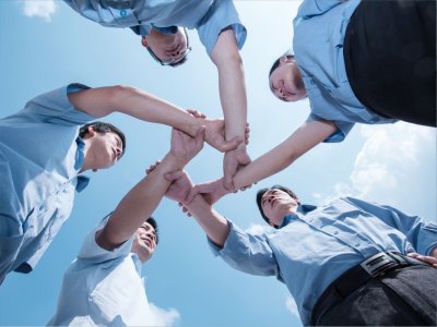 年轻化、学习型、持续进化的团队